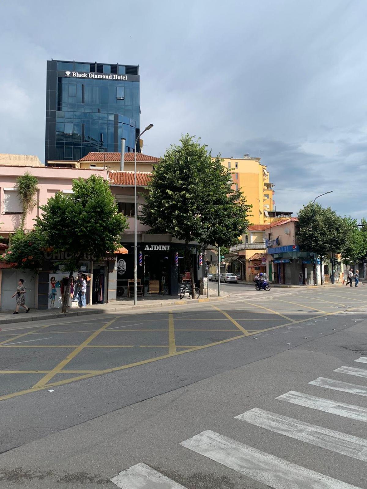 Bevis Apartment Tirana Eksteriør billede